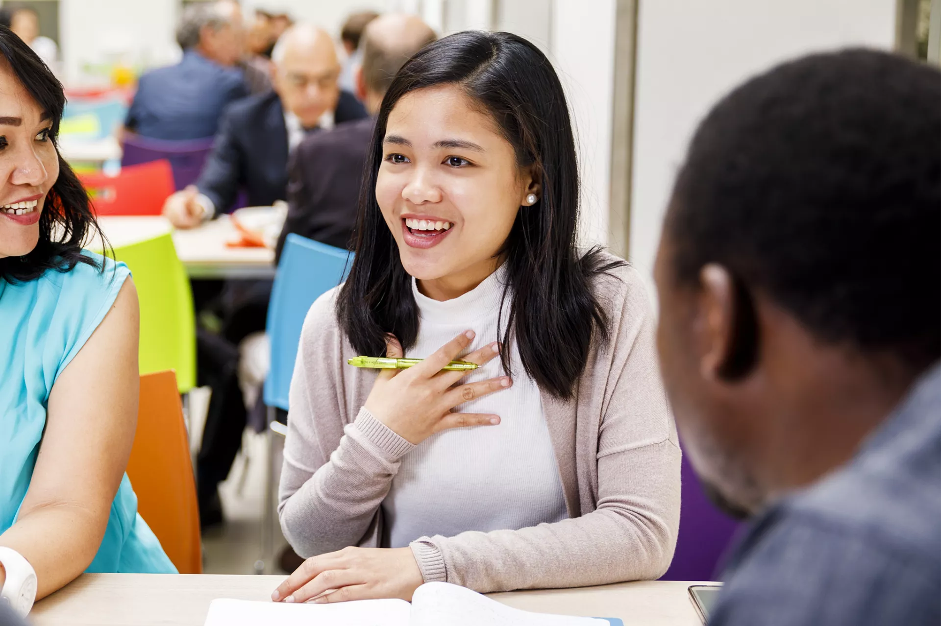 studenten discusieren