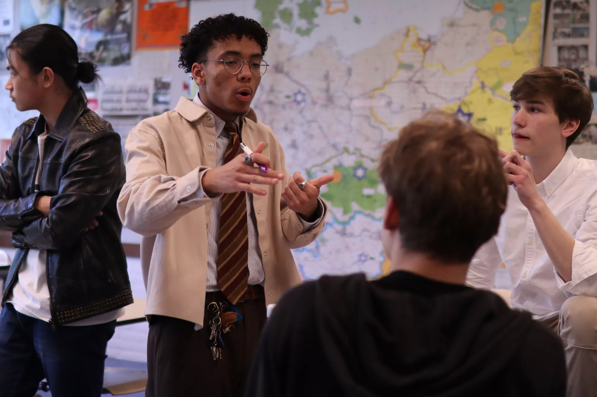 deelnemers National Debate League bereiden hun debat voor