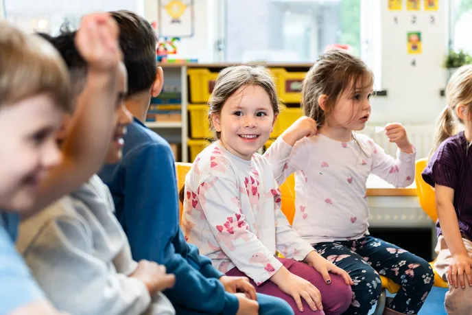 basisschoolleerlingen tijdens kringgesprek