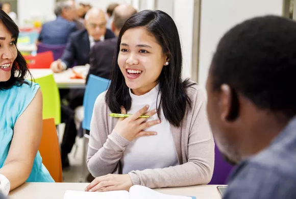 studenten discusieren