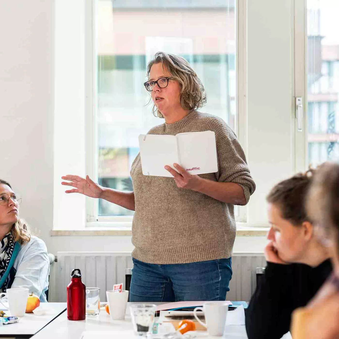 Spreker aan het woord tijdens de Nuffic Masterclass