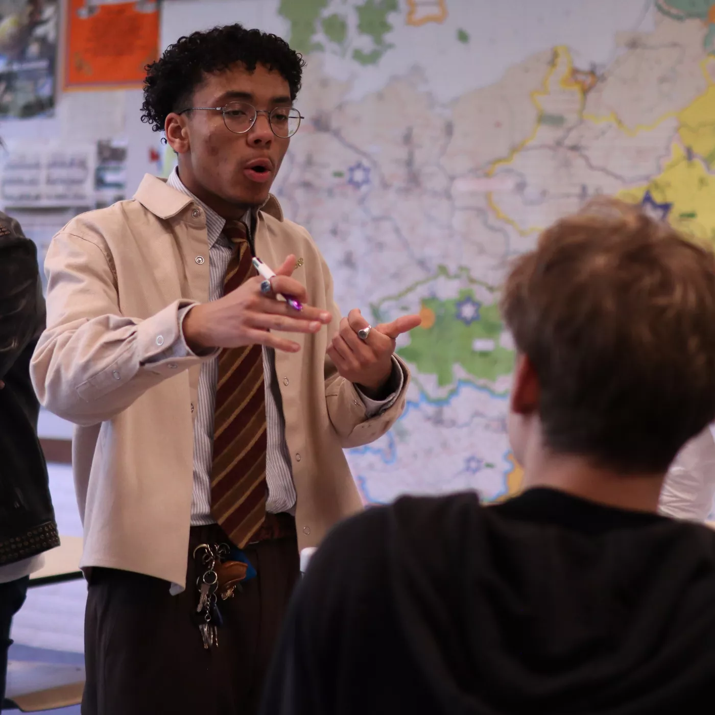 deelnemers National Debate League bereiden hun debat voor