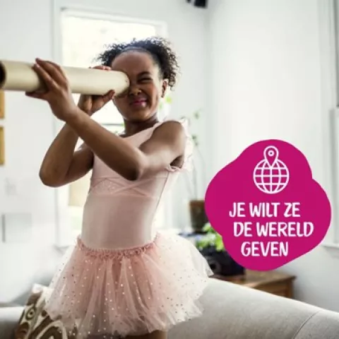 Leerling ontdekt de wereld door een kijker