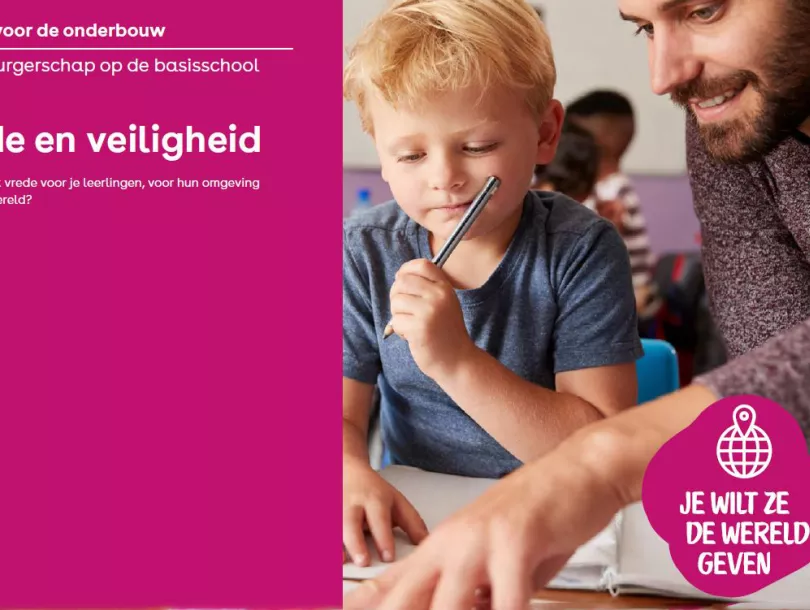 leerling krijgt uitleg van leerkracht