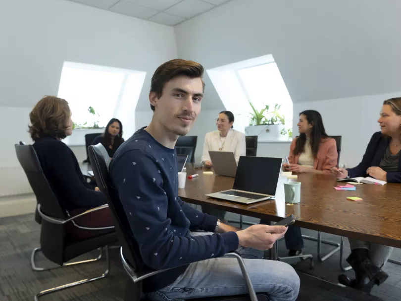 Nuffic'ers in werk- en overlegsituaties